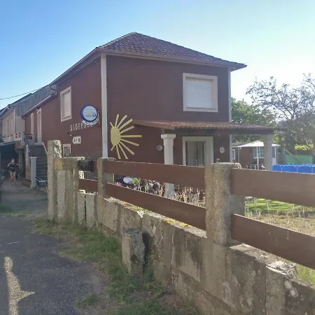 Vintecatro Hostel *