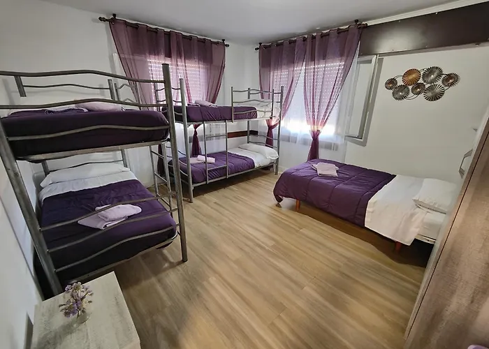 Vintecatro Hostel